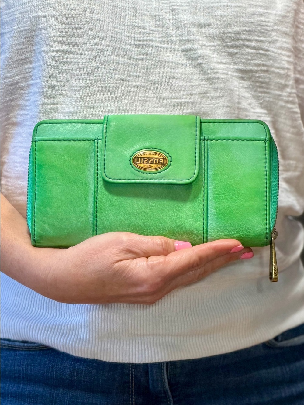 Fossil Boho Y2K Vintage Explorer Leather Zip Around Clutch Wallet Lime Green GUC